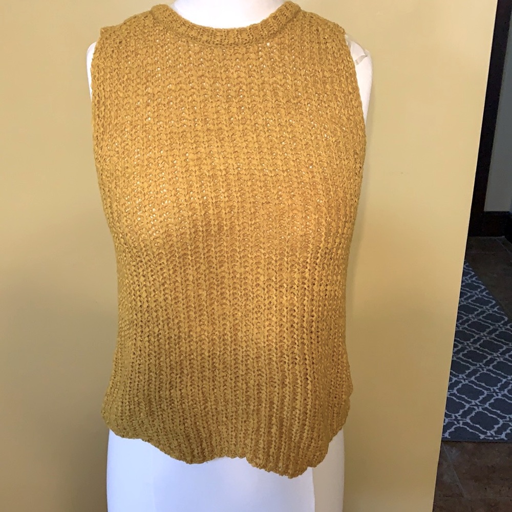 Mustard scoop neck tank
